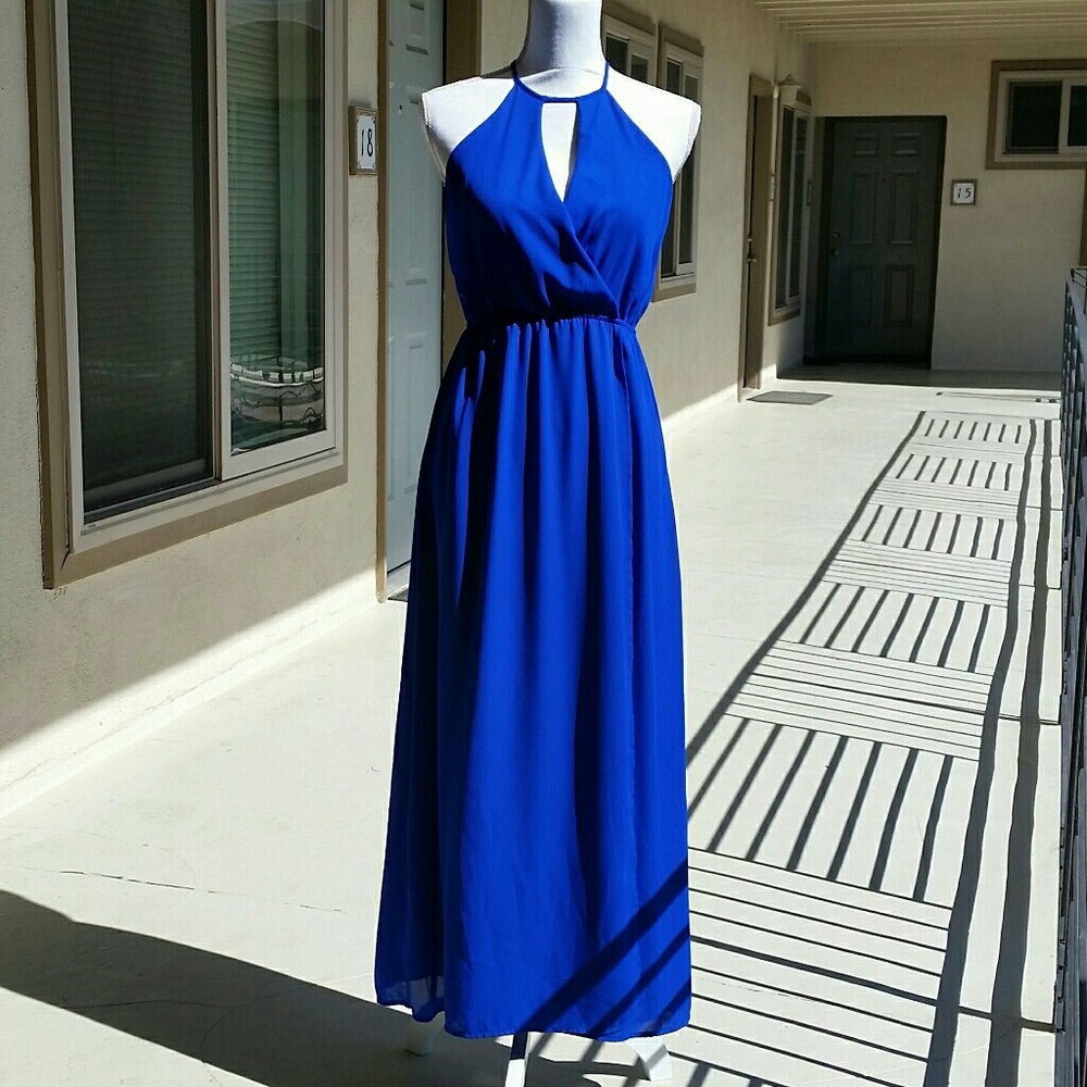 Beautiful Dress - Picture 3 of 6